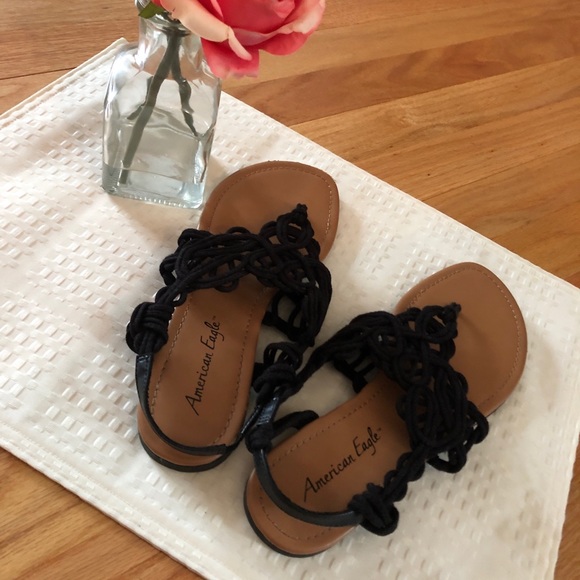 American Eagle Outfitters Shoes - American Eagle crocheted flip flops size 8.5